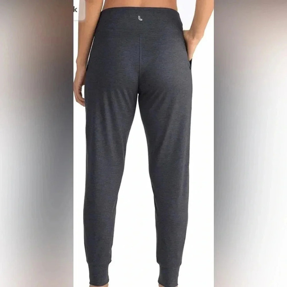 Lole Women’s lounge pant . Brand new. 2 pack . Black and gray . Size M - Picture 3 of 9
